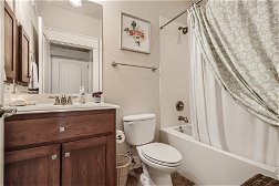 37 Bathroom.jpg